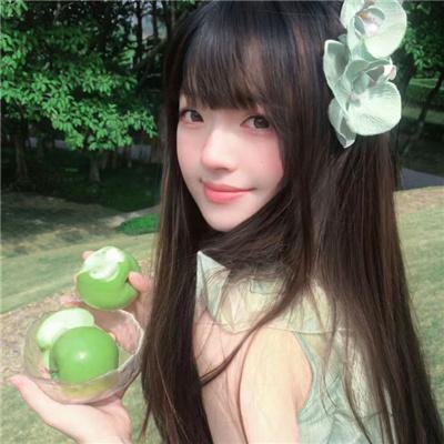 背后的她,眼前的我